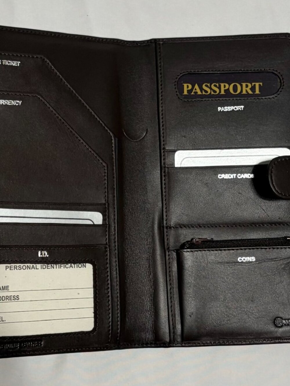 NWT WINN 6470 Cowhide Nappa Leather Passport Travel Organizer Wallet